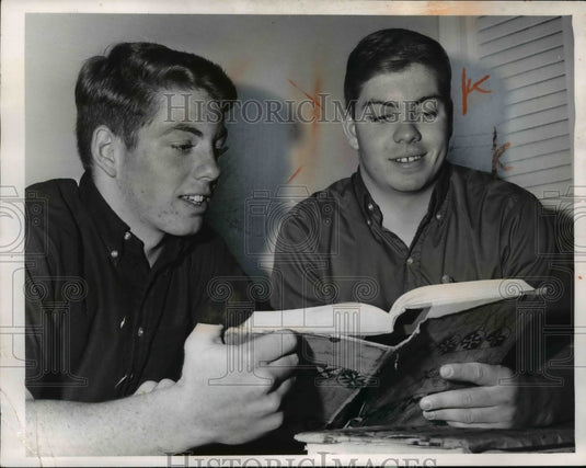 1965 Press Photo Mike and Bill Davis Cornell Bay Village High - cvb62086- Historic Images
