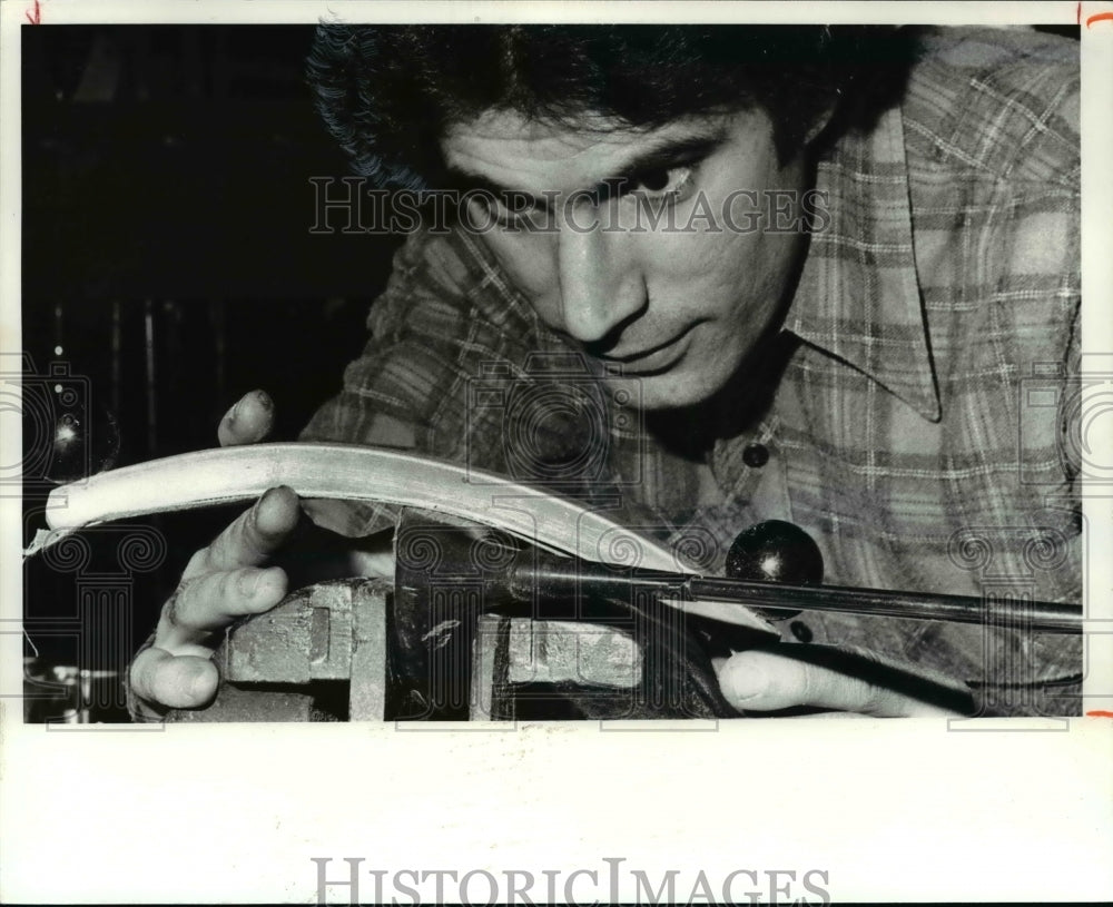 Press Photo Joe Fontana uses file to rework the forced a drive - cvb62100 - Historic Images