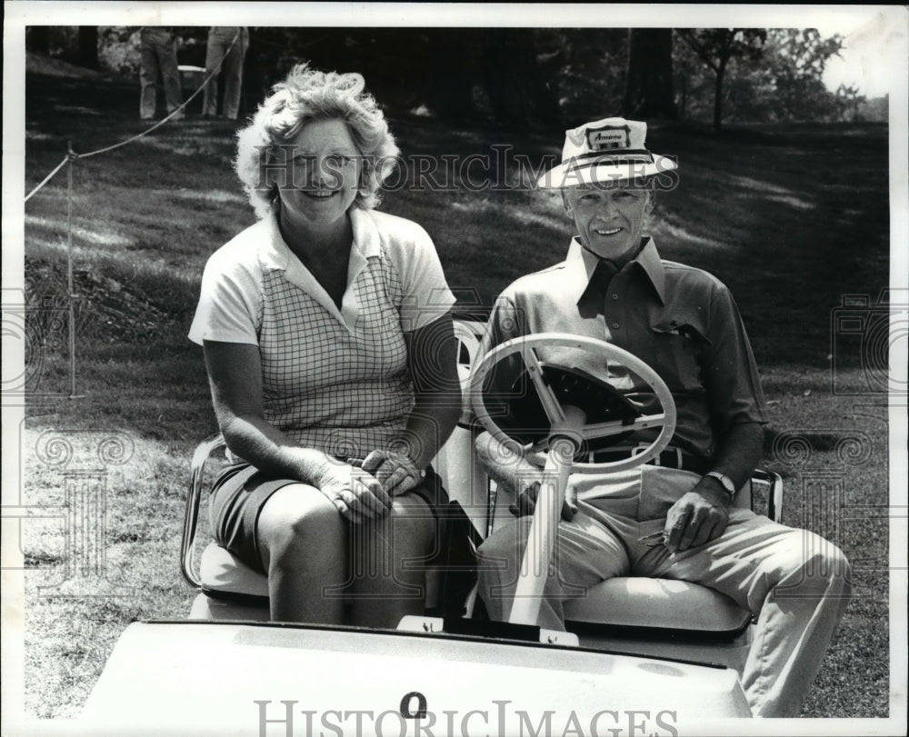 1982 Press Photo Jo Anne and Don Carner at the Shaker Country Club - cvb62108 - Historic Images
