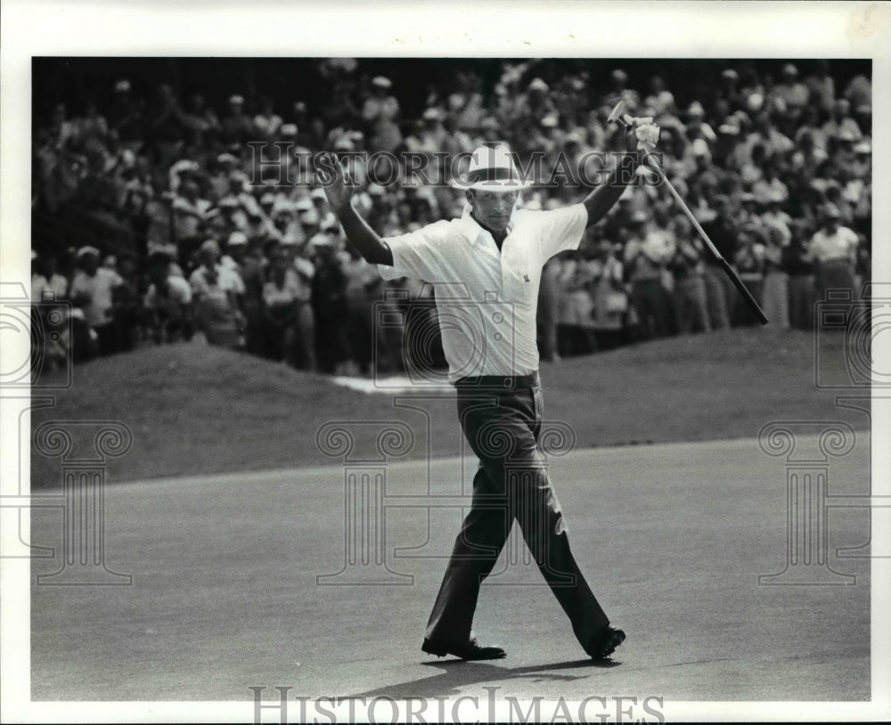 1986 Press Photo Chi Chi Rodriguez-Caterbury Senior golf tournament - cvb62135 - Historic Images