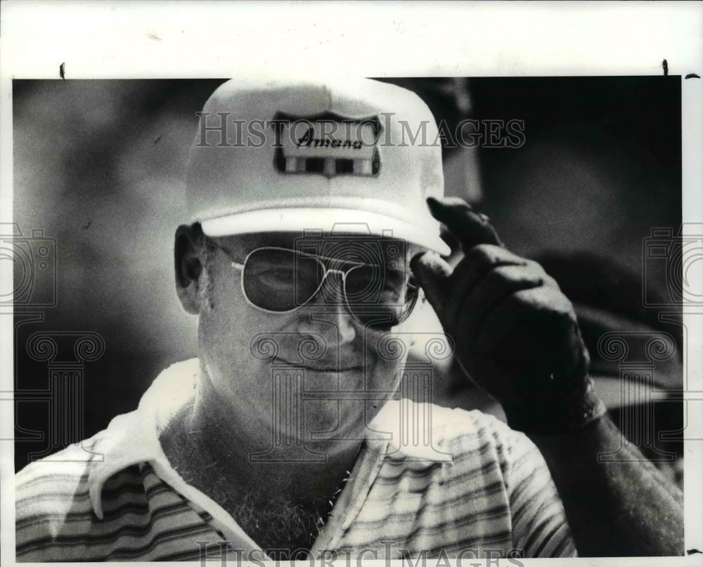 1983 Press Photo Miler Barber on the 10 green, Seniors Championship. - cvb62141 - Historic Images