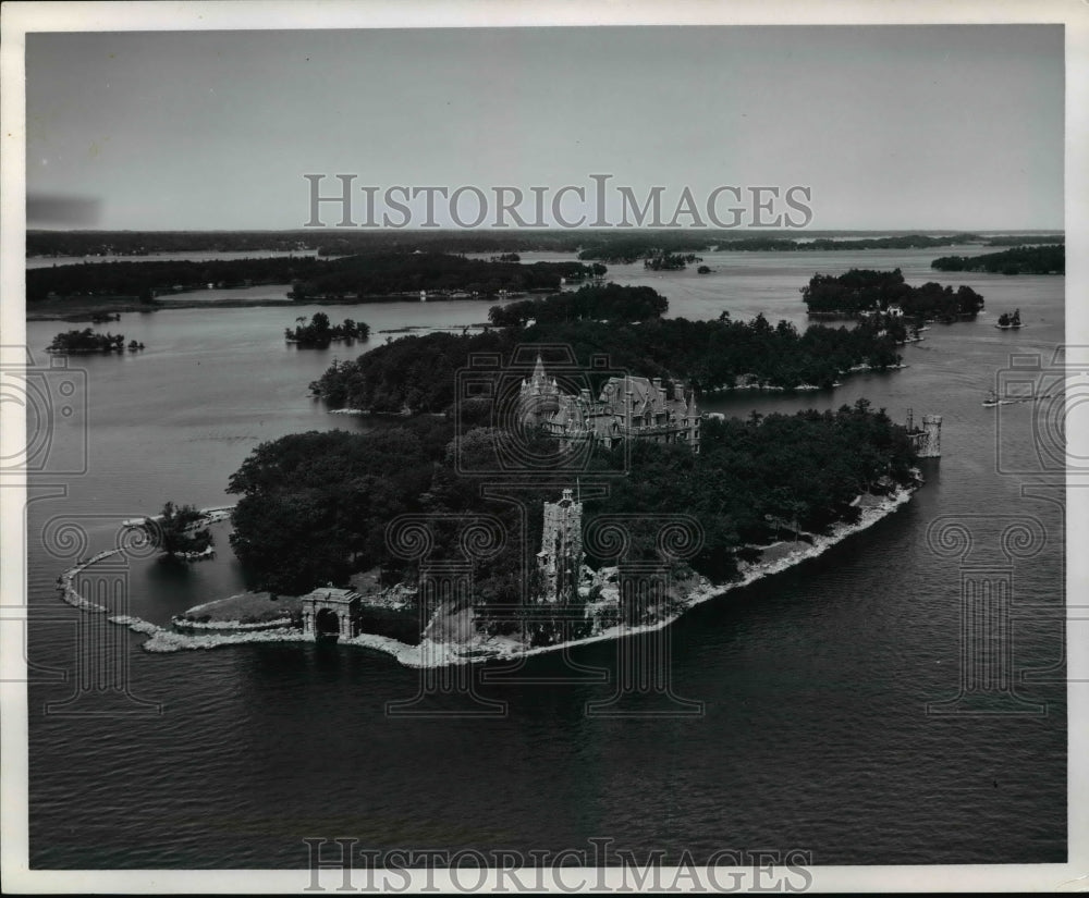 1980 Press Photo Aerial view of romantic Boldt Castle on Heart Island. - Historic Images