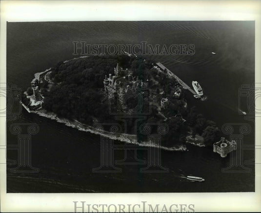 1981 Press Photo Bold Castle on Heart Island, Alexandria Bay, New York. - Historic Images