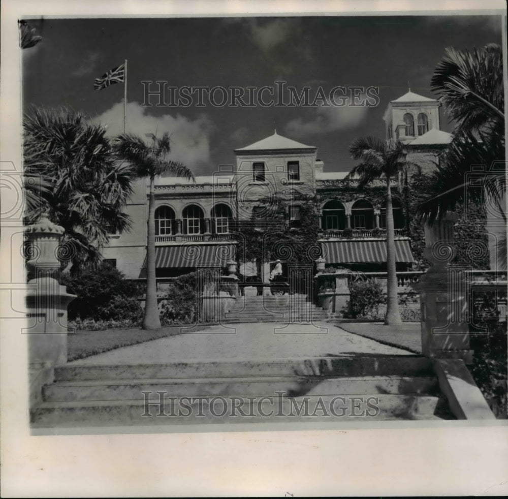 1961 Press Photo Where Kennedy went to confer with Macmillan-Government House. - Historic Images