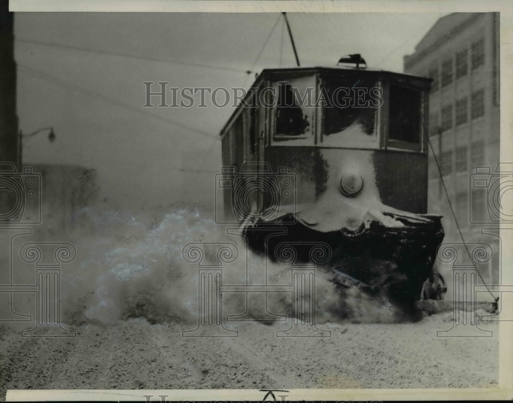 1940 Press Photo Car on Superior Ave - cvb62488 - Historic Images