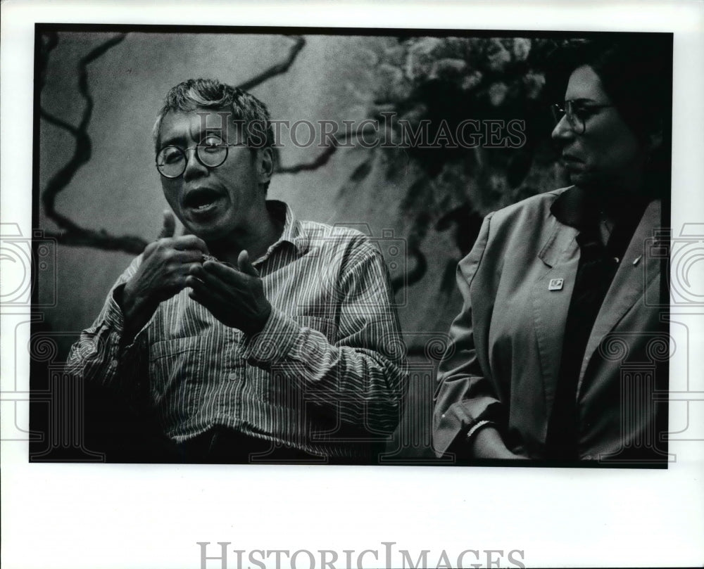 1991 Press Photo Man Talking from Fairmount Theater of the Deaf - cvb62529 - Historic Images