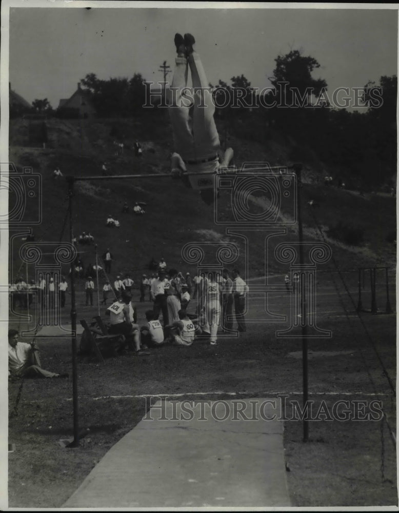 1930 Press Photo Arthur Weseli on horizontal bar - cvb62648 - Historic Images