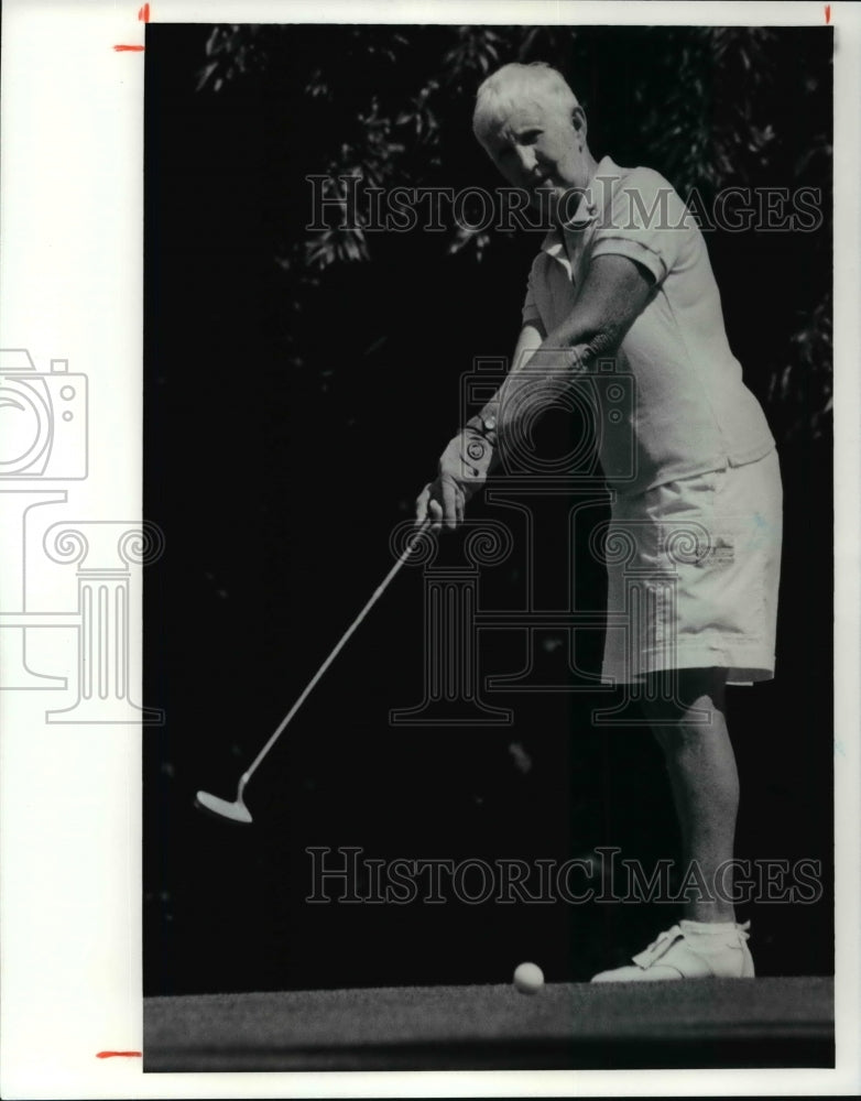 1991 Press Photo Bert Foster, Metropolitan Women&#39;s Golf Association member - Historic Images