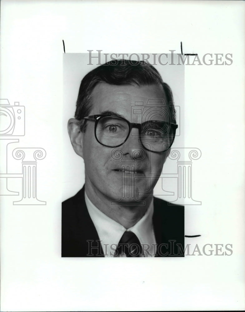 1989 Press Photo Roger Drake, president of Northern Ohio Golf Association- Historic Images