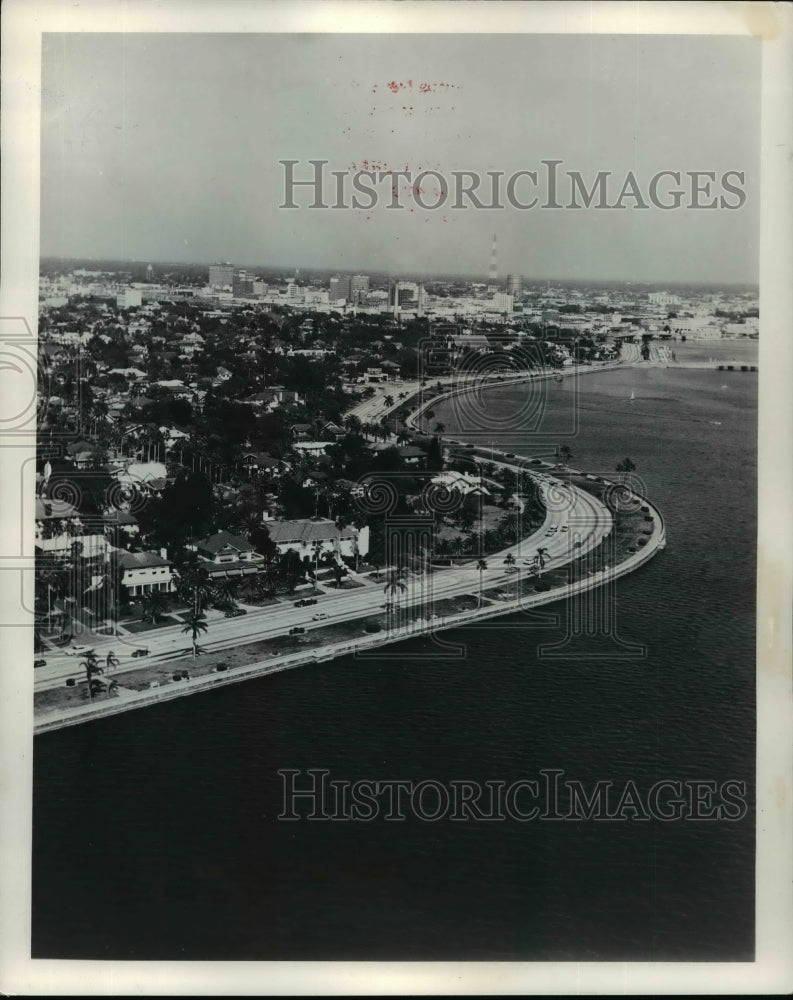 1961 Press Photo Bayshore Drive is Tampa, Florida&#39;s six-mile scenic avenue - Historic Images