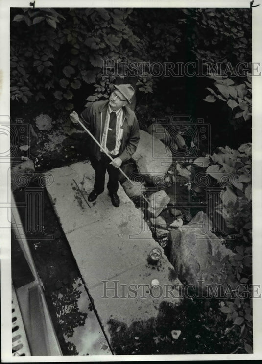 1984 Press Photo Arnold Gleisser, one of the organizers of the tour. - cvb62998 - Historic Images
