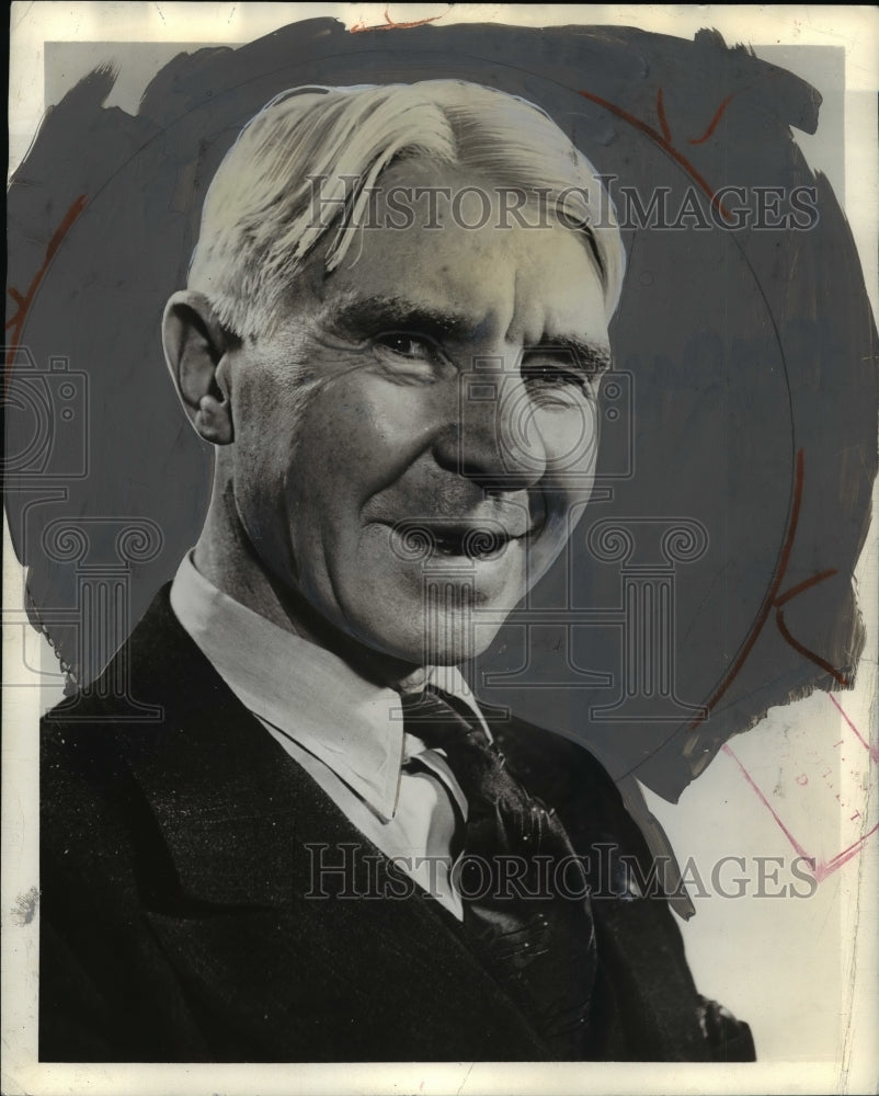 1942 Press Photo Carl Sandburg will narrate &quot;Victory&#39;s Road.&quot; - cvb63166-Historic Images