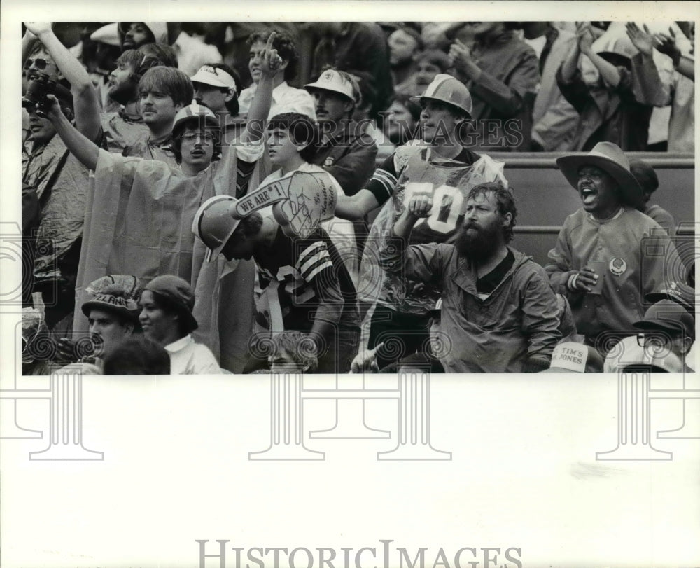 1984 Press Photo Browns Fans Loved The Game - cvb63233 - Historic Images