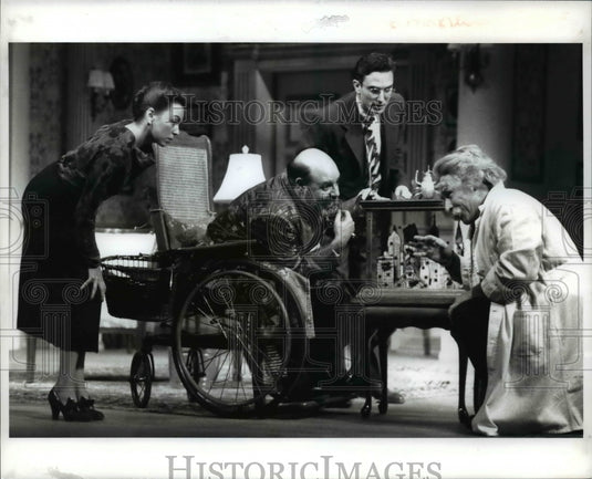 1989 Press Photo "The Man Who Came To Dinner" play - Historic Images