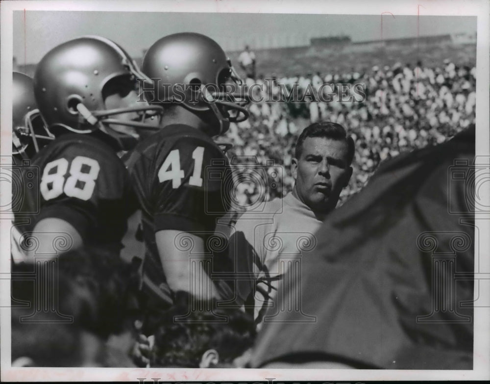 1968 Press Photo Notre Dame football coach John Ray - Historic Images