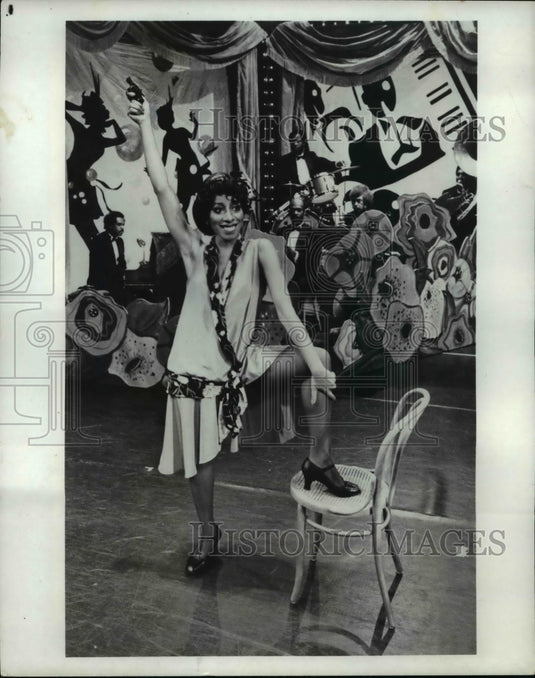 1981 Press Photo Adjora Faith McMillan in a Play - "One Mo' Time" - Historic Images