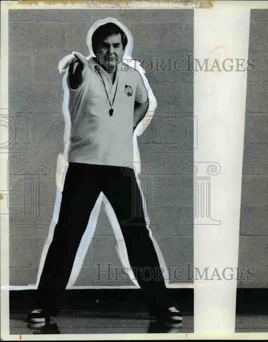 Press Photo Referee - Historic Images