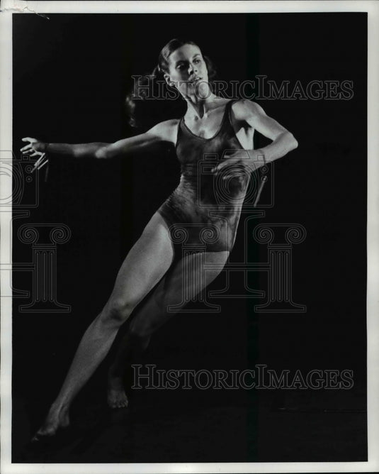 1972 Press Photo Elizabeth Lage in The Wheel of Aurora:  Dawn - Historic Images