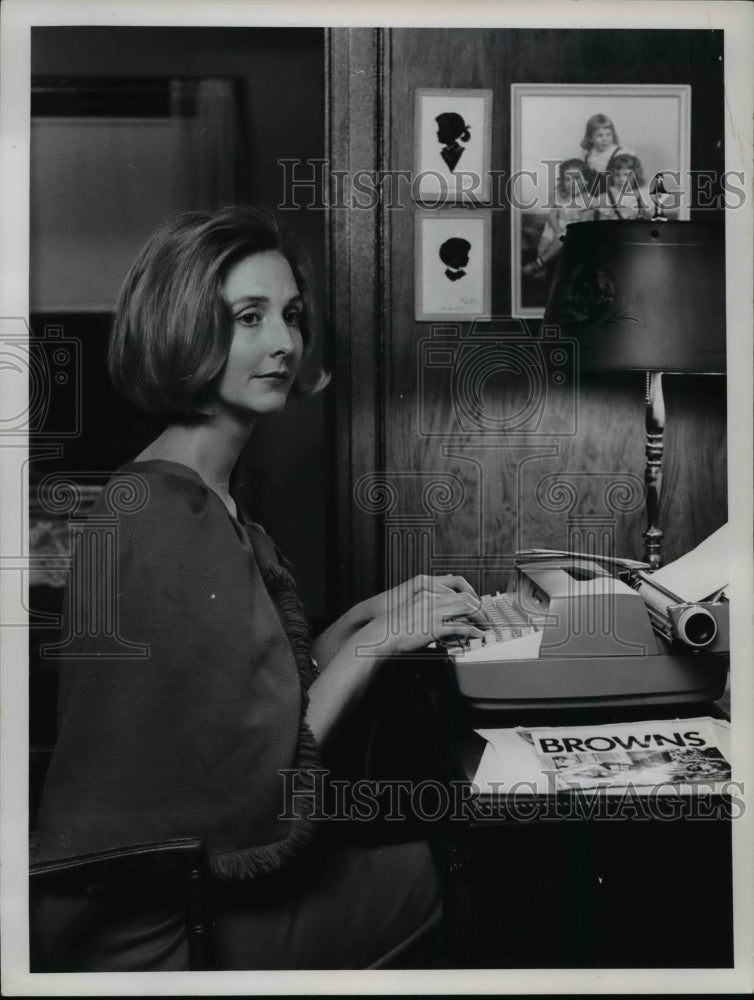 1965 Press Photo Mrs Joan Rayan - cvb64997 - Historic Images