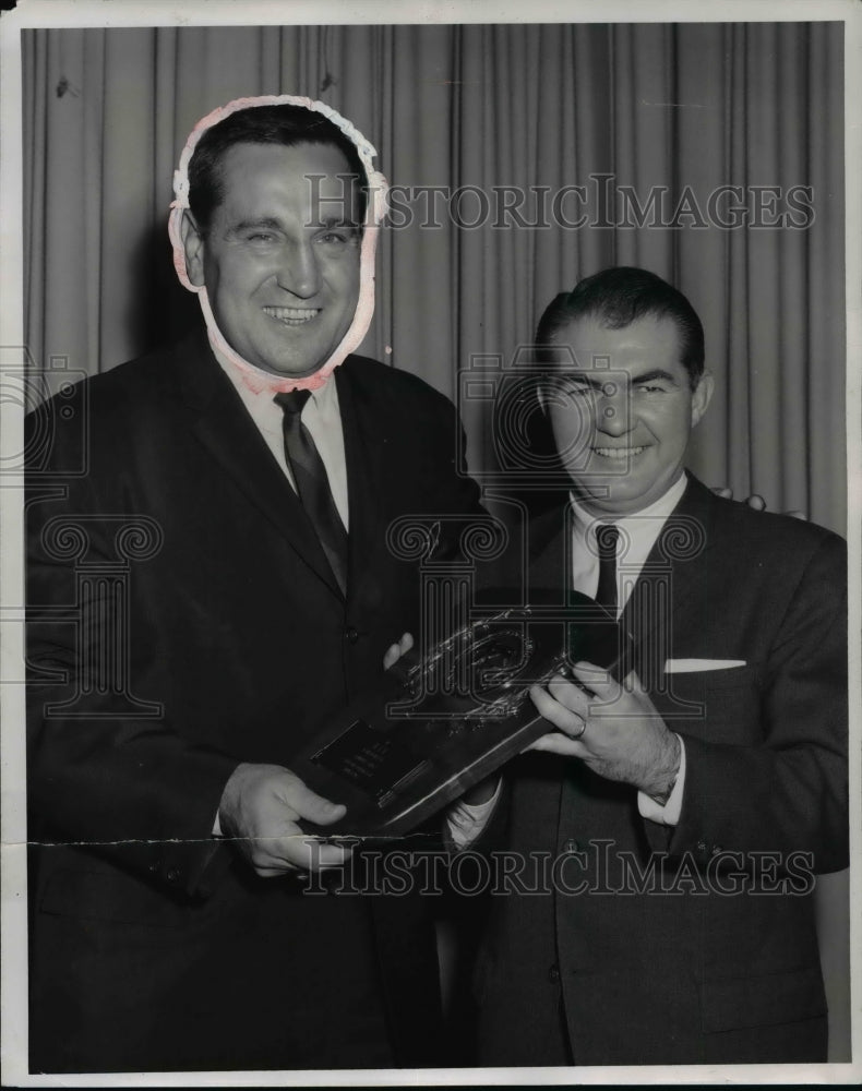 1965 Press Photo Lou Griza, Ken Coleman-football - cvb65050 - Historic Images