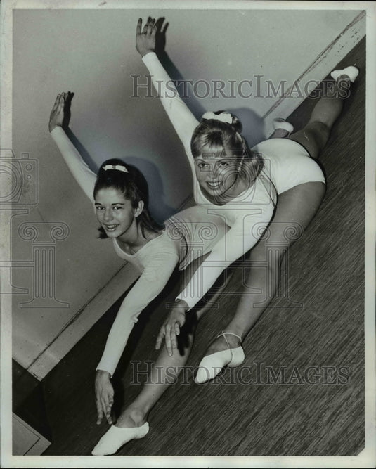 1966 L-R: Jackie & Marie Watz-Historic Images