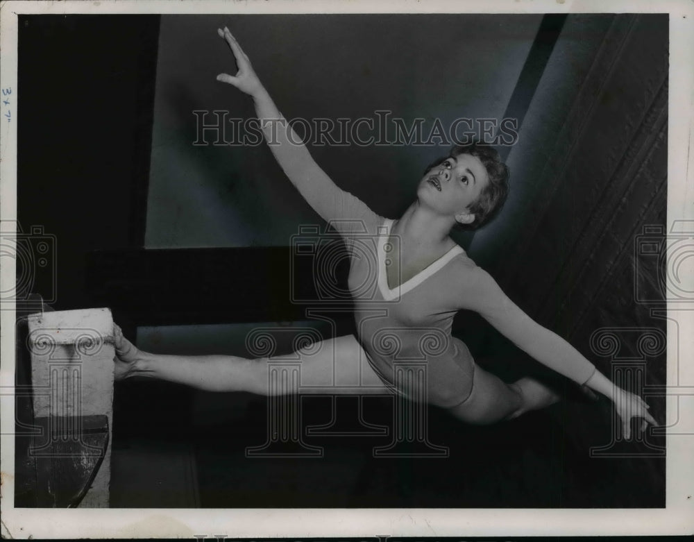 1959 Betty Maycock-gymnastics-Historic Images