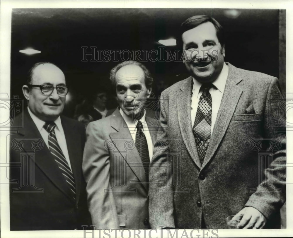 1980 Press Photo Morry Kono, Doc Ippolitto and Lou Groza - cvb65775-Historic Images