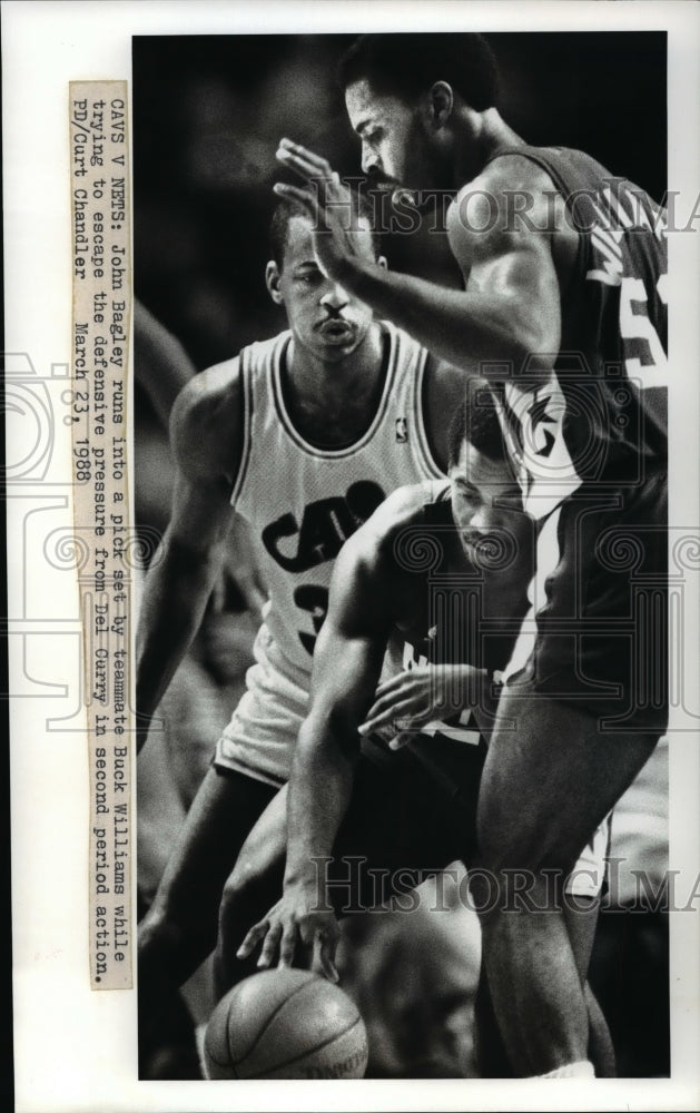 1988 Press Photo Cavs V Nets John Bagley runs into a pickset by teammate.`- Historic Images