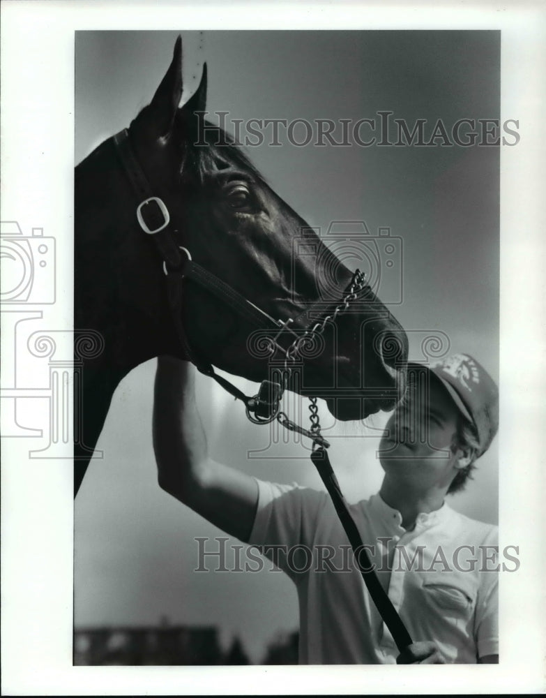 1987 Press Photo Lost Code with assist trainer Pat Donovan (son of trainer) - Historic Images