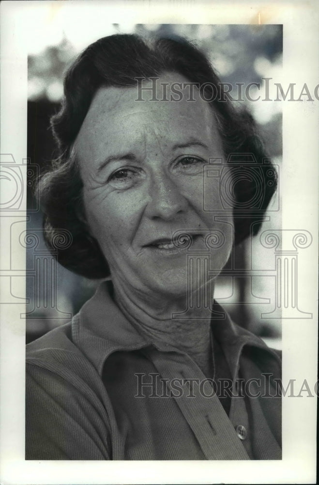 1990 Press Photo 2nd place leader, oldest player. Golf - cvb66226 - Historic Images