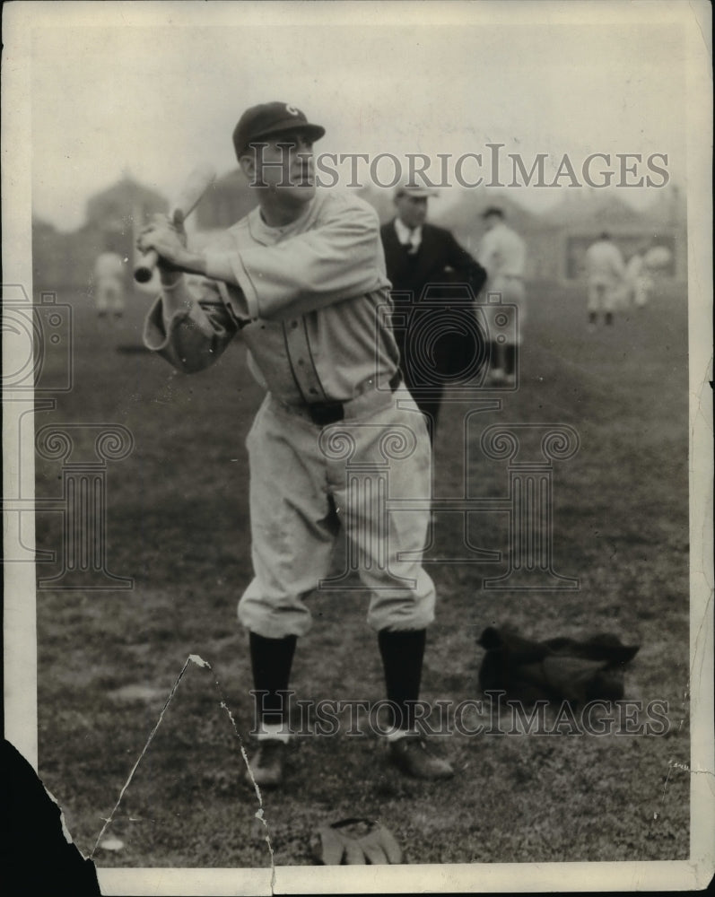 1926 Press Photo Roger Peckinpaugh starts a pepper game 1st day of practice - Historic Images