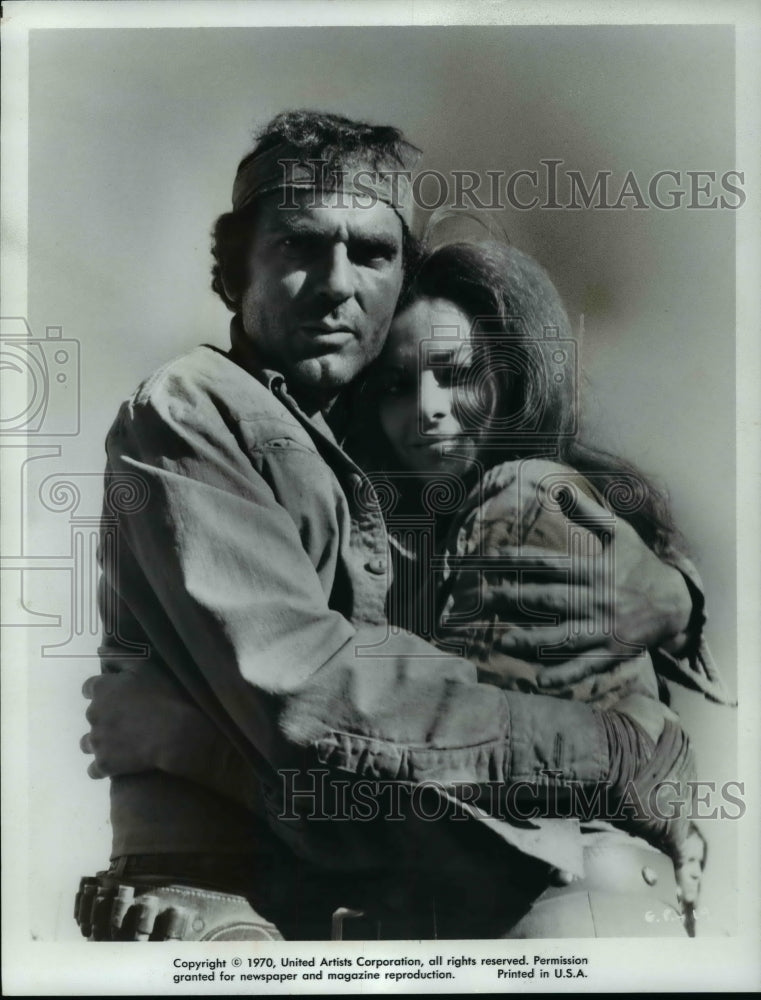 1970 Press Photo Don Gordon & Giovanna Ralli in "Cannon for Cordona. - Historic Images