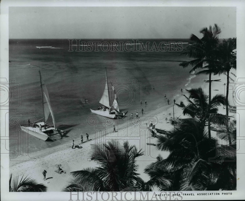 1966 Press Photo Hawaii&#39;s Waikiki Beach - Historic Images