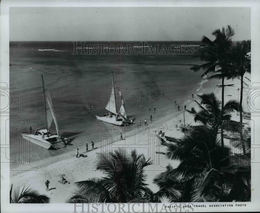 1966 Press Photo Hawaii's Waikiki Beach - Historic Images