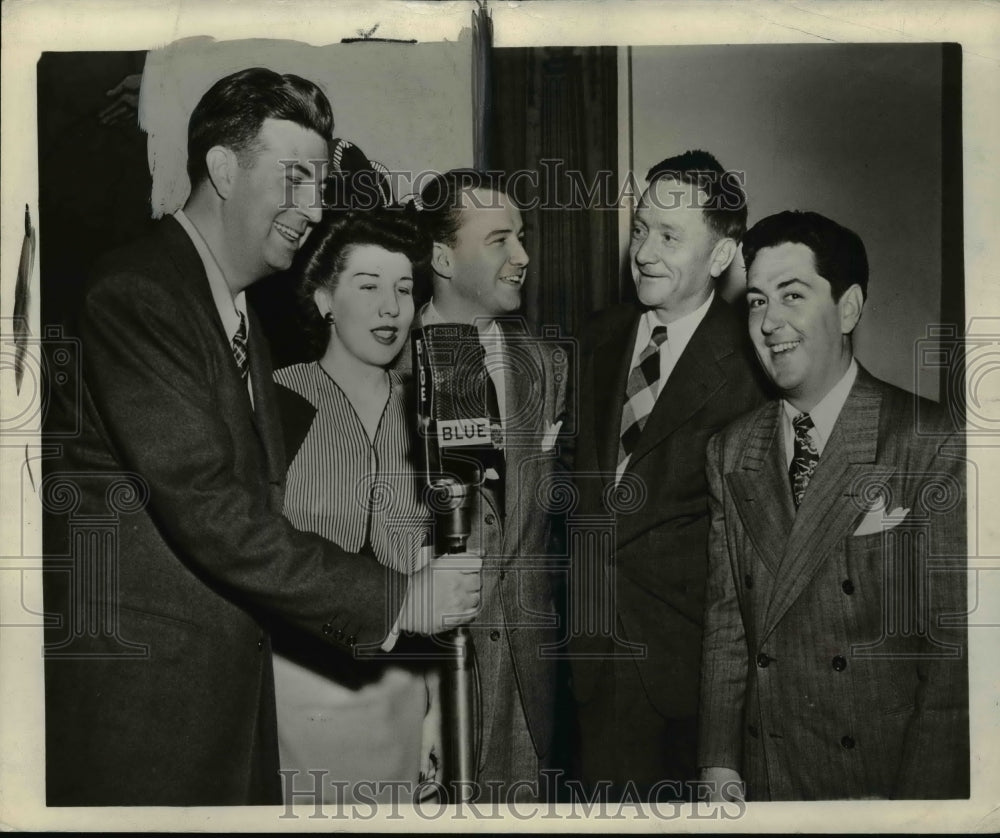 1945 Press Photo Miriam Berg, well known Cleveland contralto-New York City Opera - Historic Images