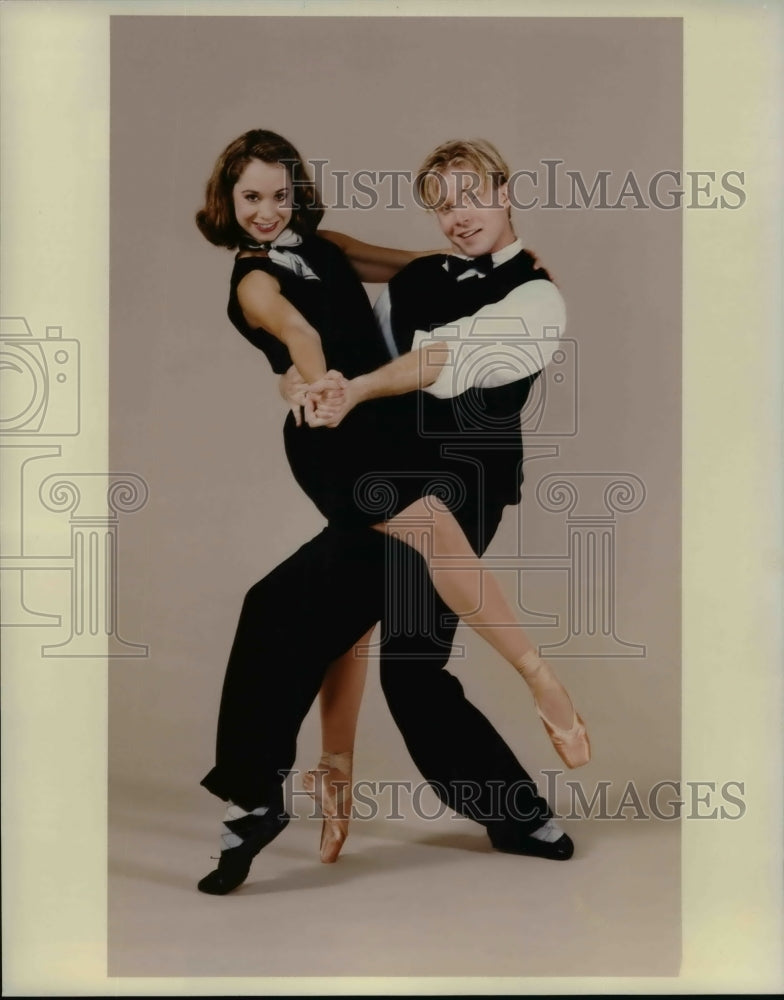 Press Photo Nancy Latoszewski and Matthew Gasper in &quot;Go Daisy-O&quot; - Historic Images