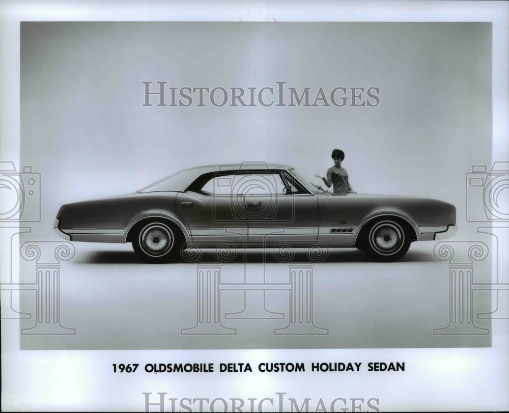 1967 Press Photo Automobiles - 1967 Oldsmobile Delta Custom Holiday Sedan - Historic Images