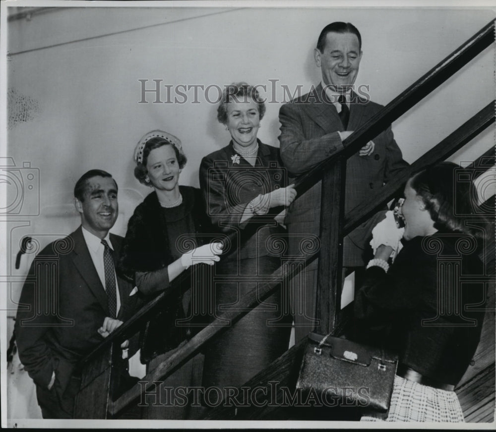 1956 Press Photo Anne Firestone photographs her parents. - cvb70621 - Historic Images