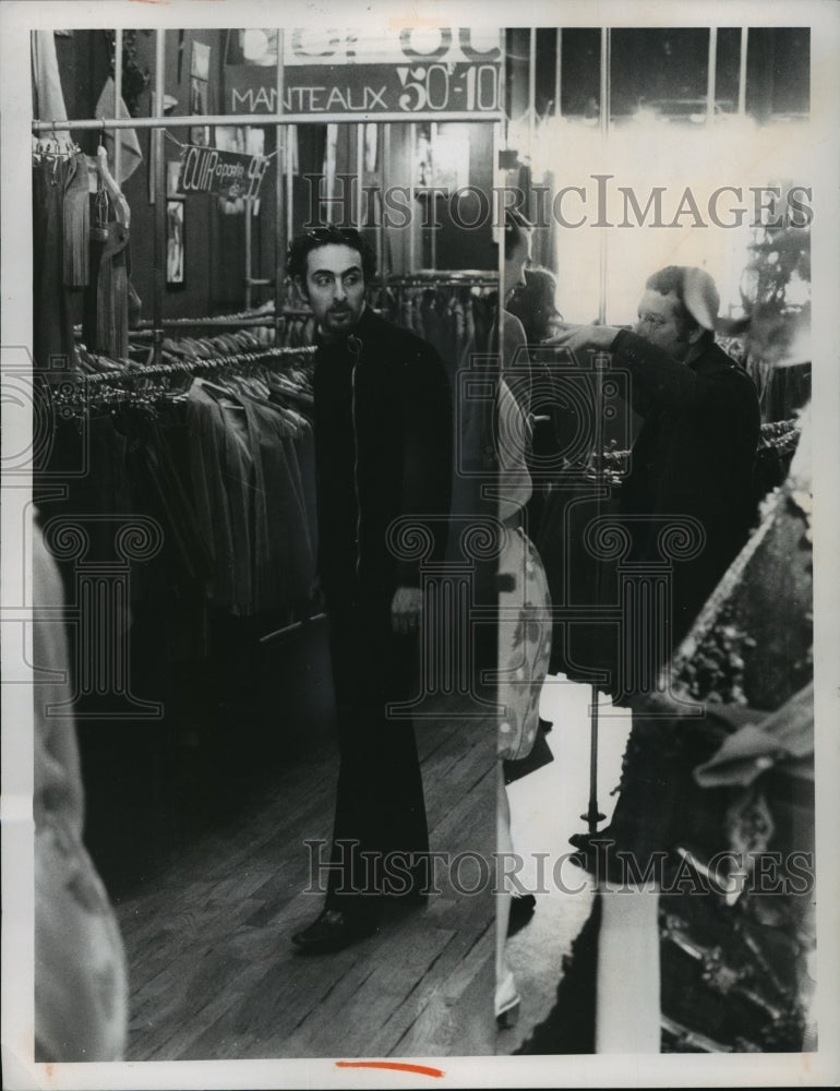 1968 Press Photo Bernard Szajner, clad in a Pierre Cardin, suit. - cvb71424 - Historic Images