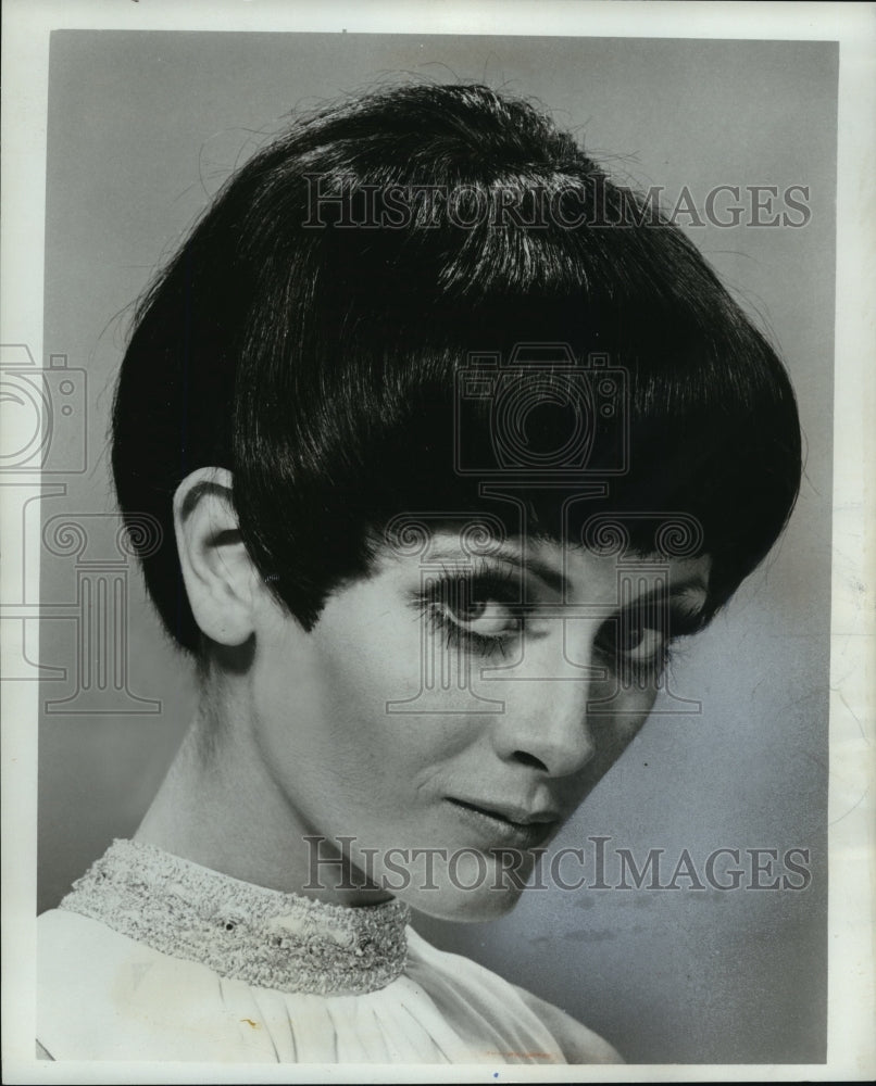 1968 Press Photo Michel Kagan hair fashions for 1968. - cvb71818 - Historic Images