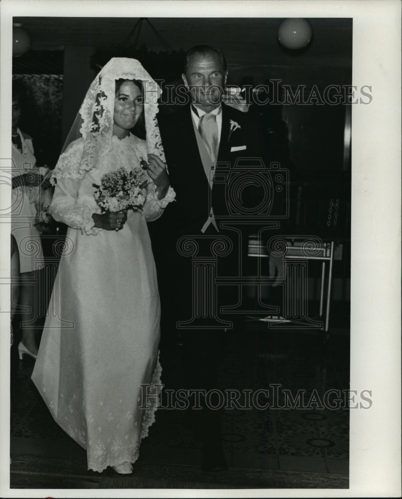 1969 Press Photo Lynn Glenn and father, astronaut John Glenn. - cvb71834 - Historic Images