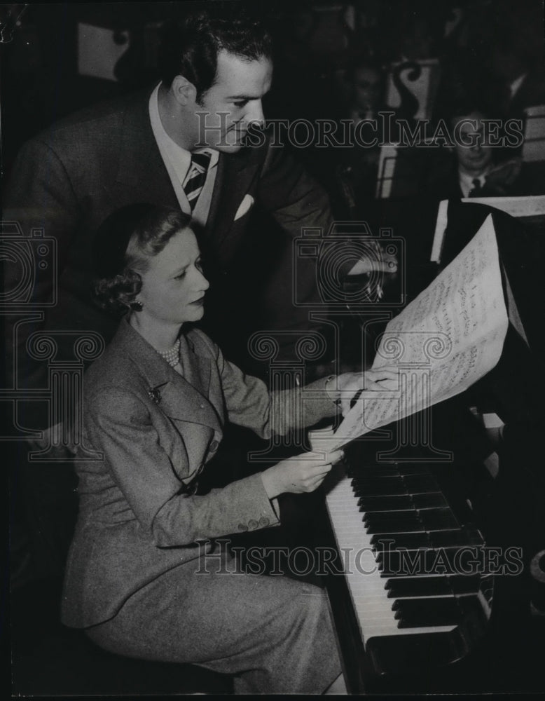 1950 Press Photo Miss Firestone rehearses in London- - cvb71854-Historic Images