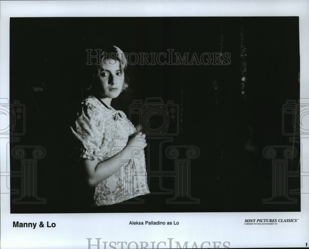 Press Photo Alaksa Palladino as Lo in Manny & Lo - Historic Images