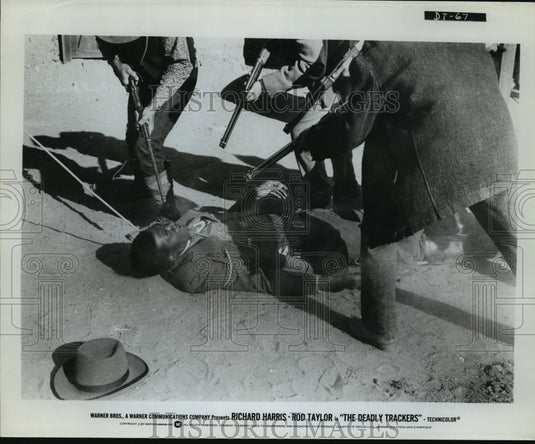 Press Photo Richard Harris, Rod Taylor-The Deadly Trackers - Historic Images