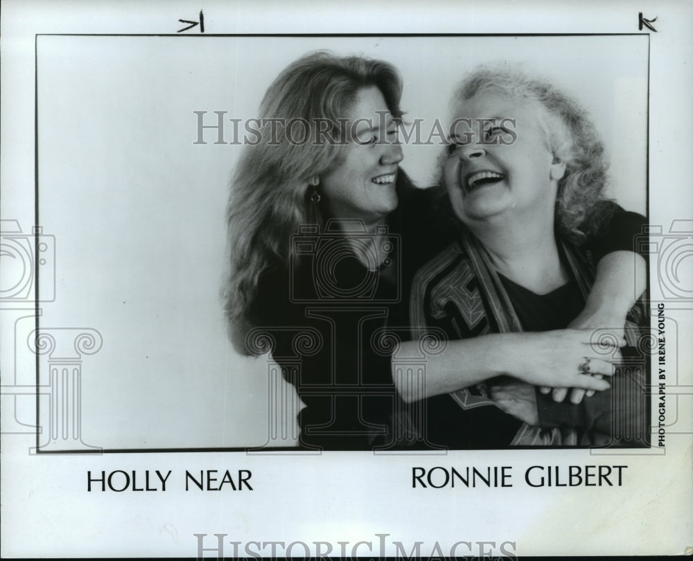 1984 Press Photo Holly Near and Ronnie Gilbert - Historic Images