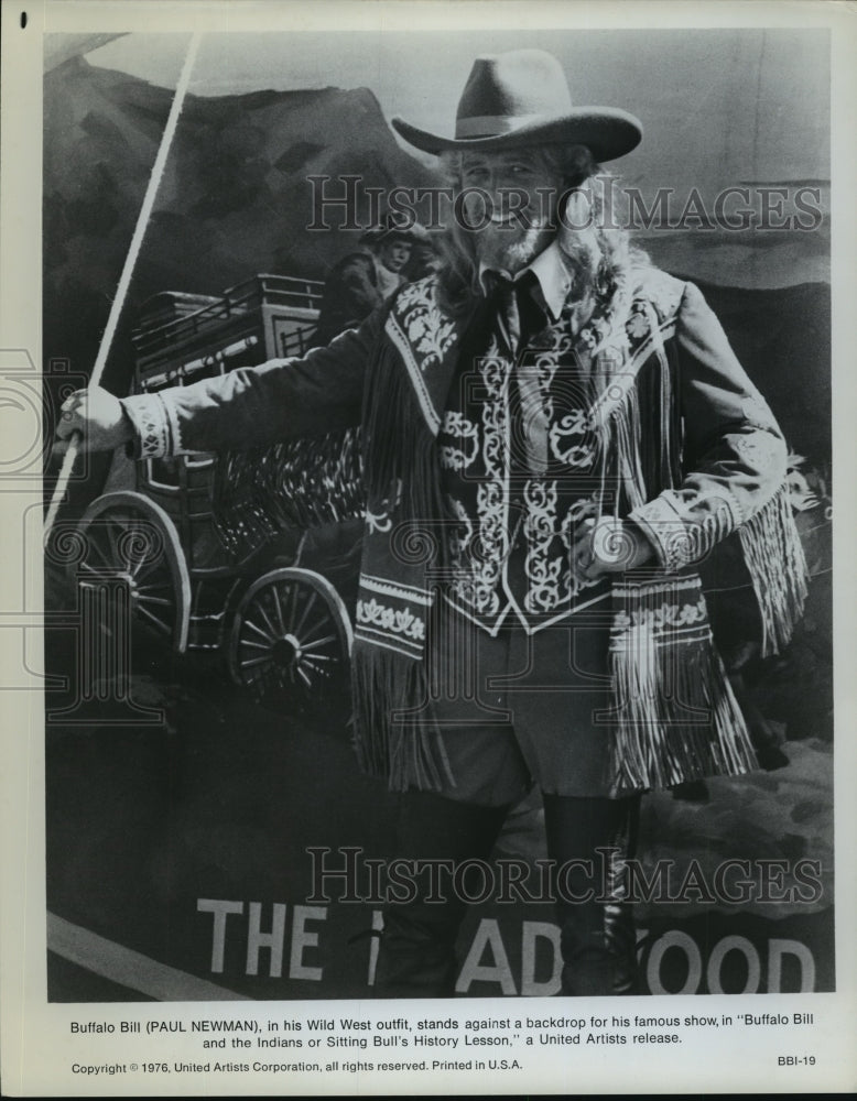 1976 Press Photo Paul Newman as Buffalo Bill, in his Wild West outfit. - Historic Images