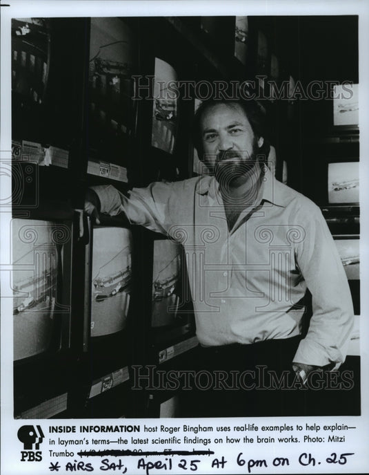 Press Photo Inside Information host Roger Bingham - Historic Images