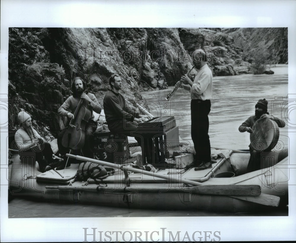 1986 Press Photo Have Consort Will Travel-Paul Winter Consort in Canyon Consort. - Historic Images
