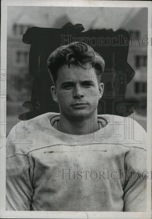 1941 Press Photo Jud Whelan, Guard for JCU- Historic Images