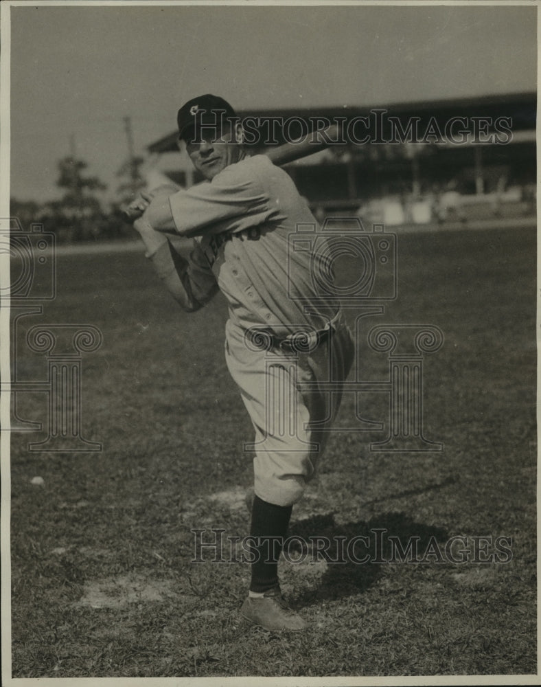 1927 Press Photo Moose Woeber of Cleveland Indians Holding the Bat - Historic Images